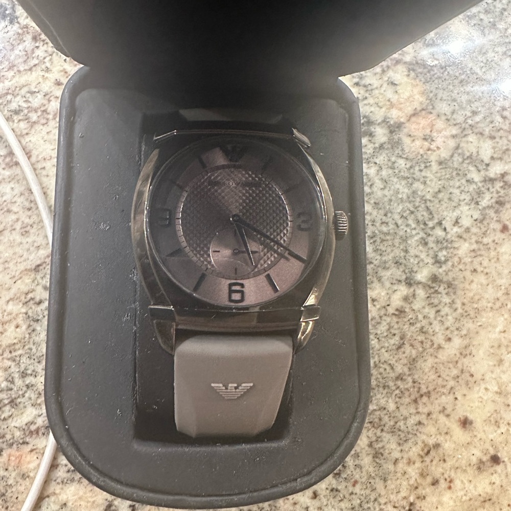man’s watch